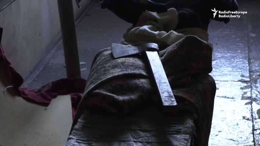 Záběry z ruské mučírny v Chersonu, kde okupanti týrali civilisty